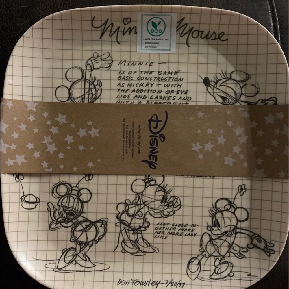 Minnie Mouse bamboo plates
